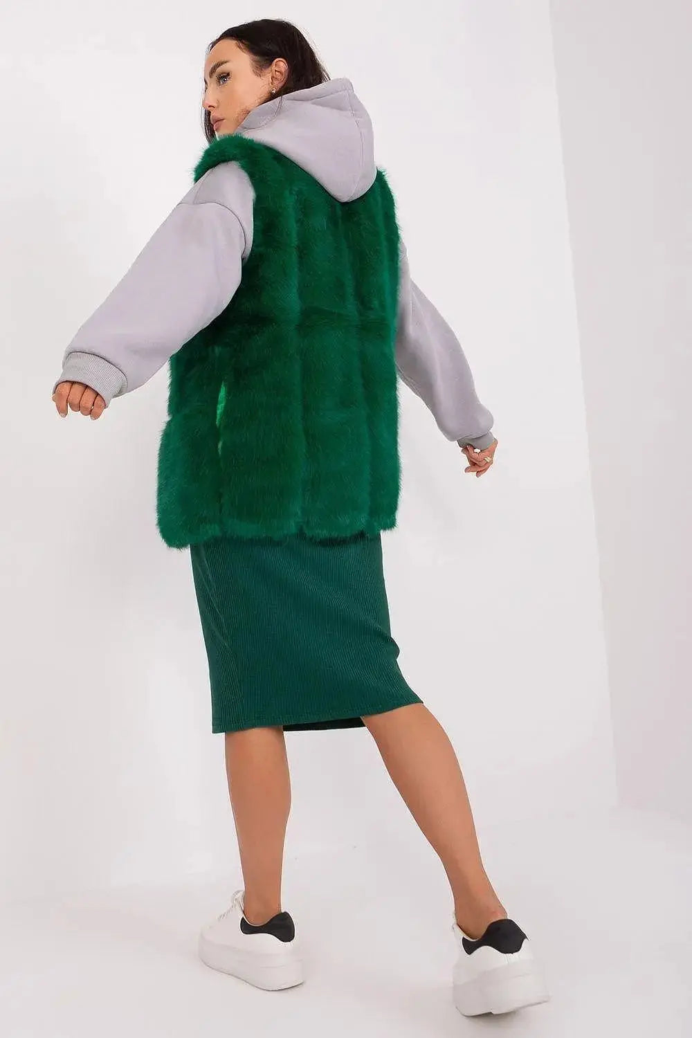 Gilet model AT fur vest  Adomoo