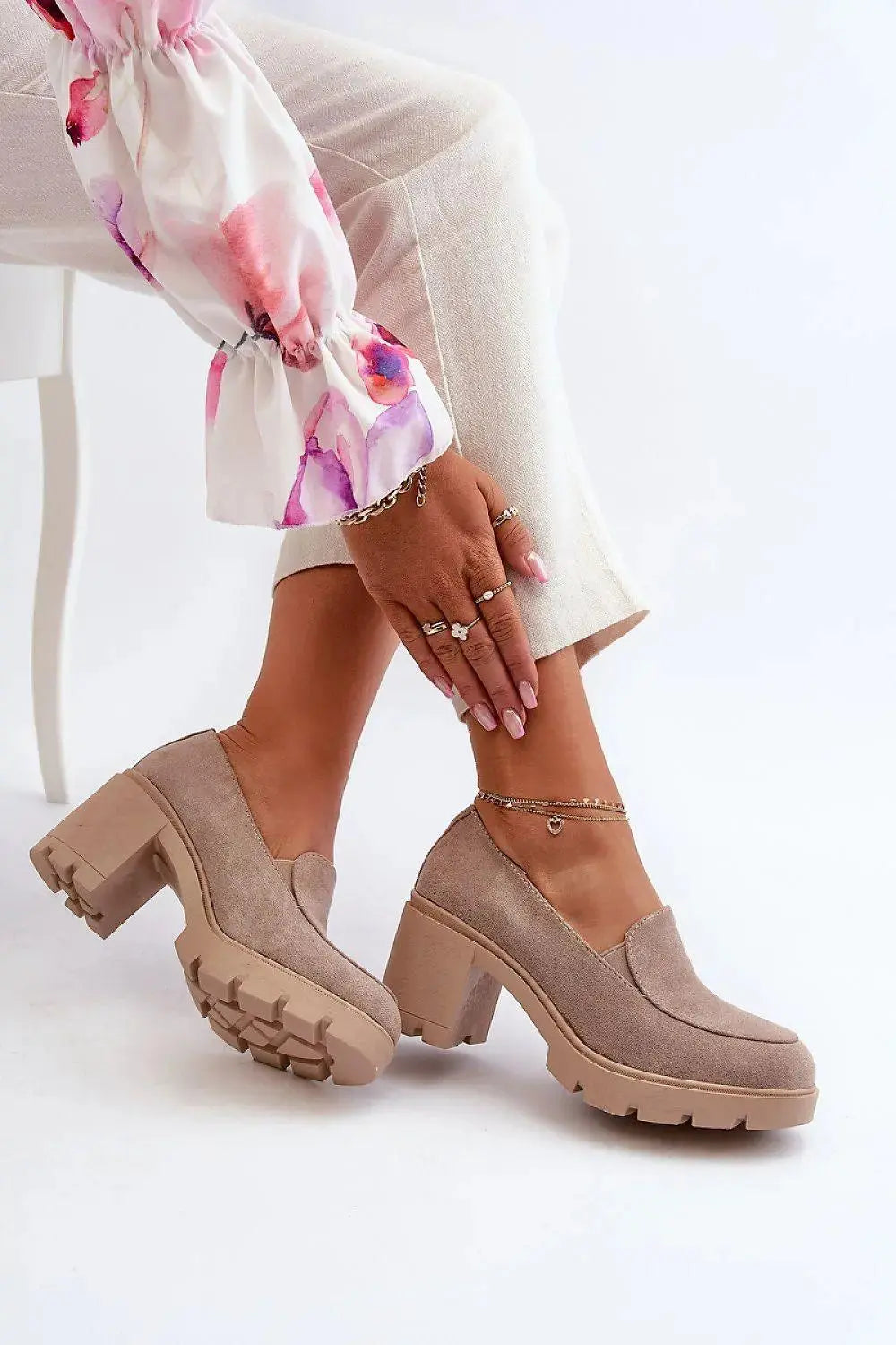 Step in style Heeled low shoes  Adomoo