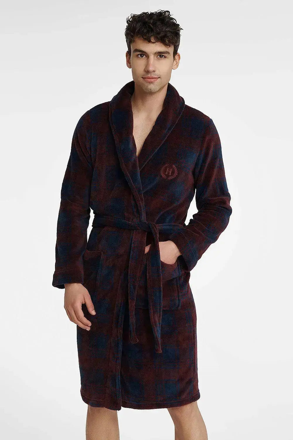 Henderson burgundy and navy blue men's bathrobe  Adomoo