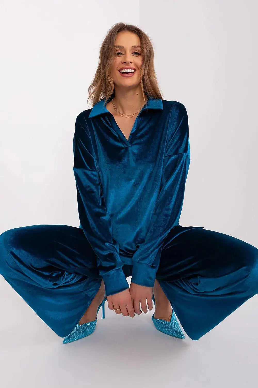 Lakerta stylish velour long-sleeve blouse with pants  Adomoo