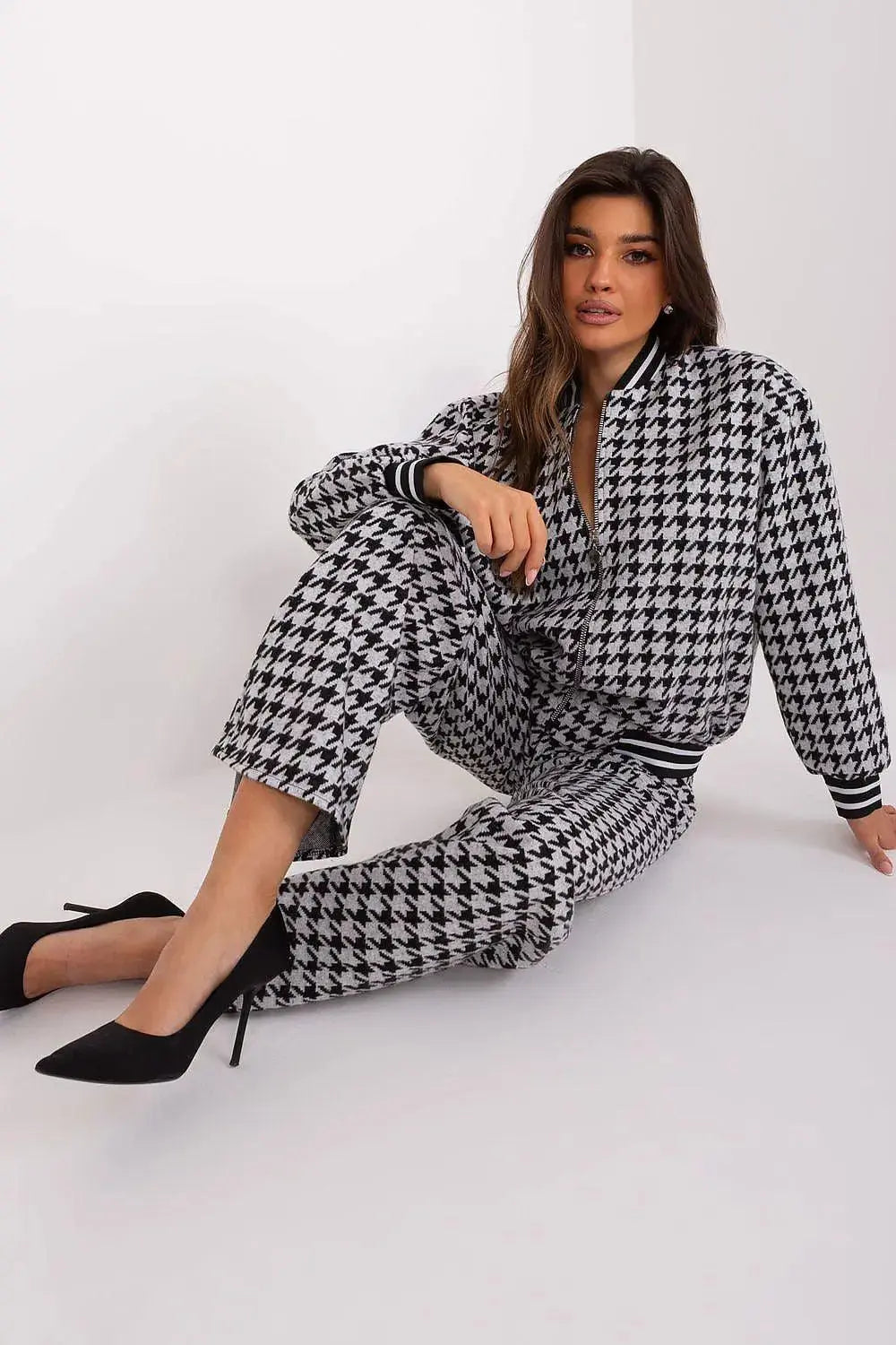 Lakerta zippered sweatshirt with pants  Adomoo