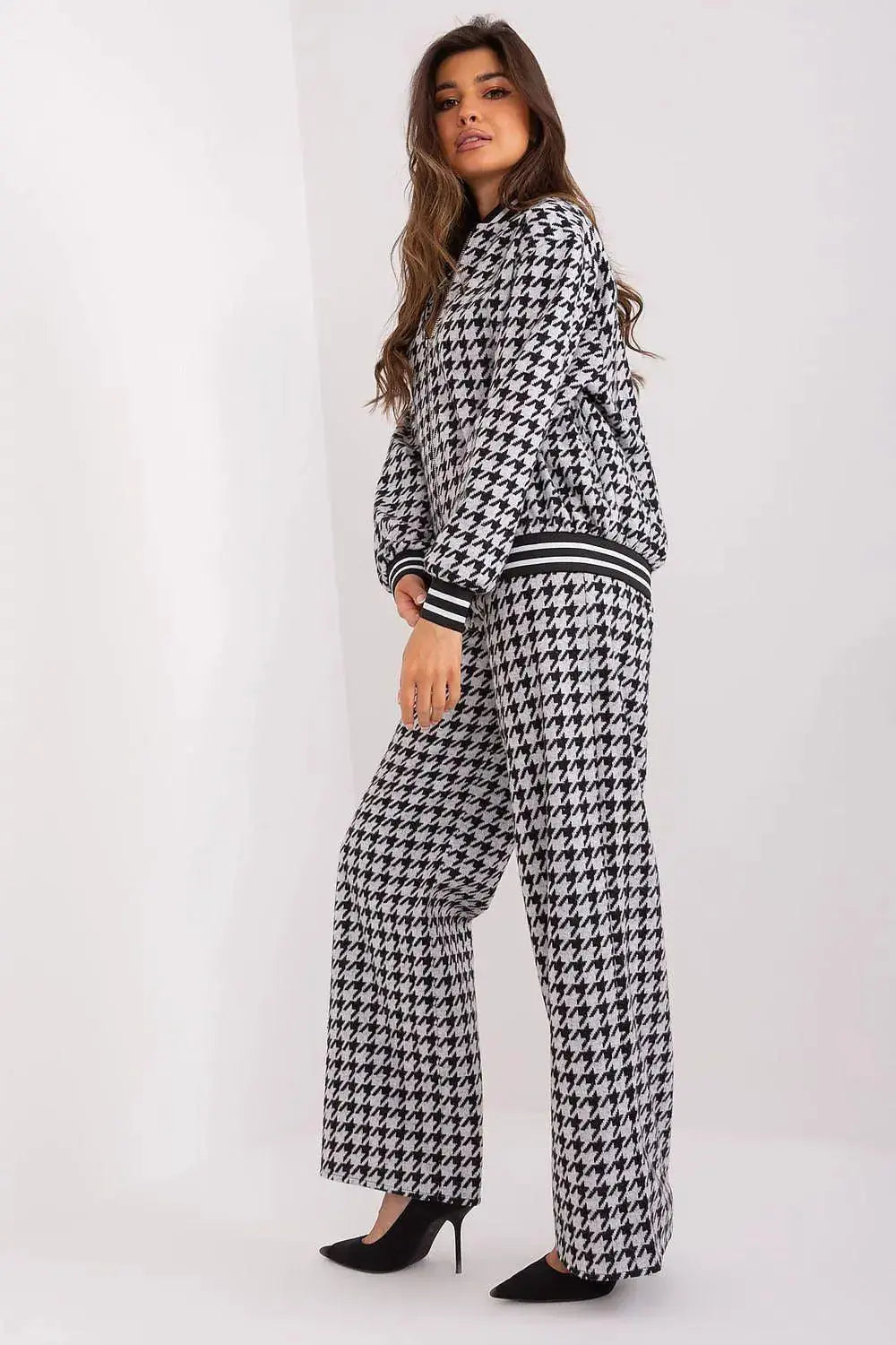 Lakerta zippered sweatshirt with pants  Adomoo