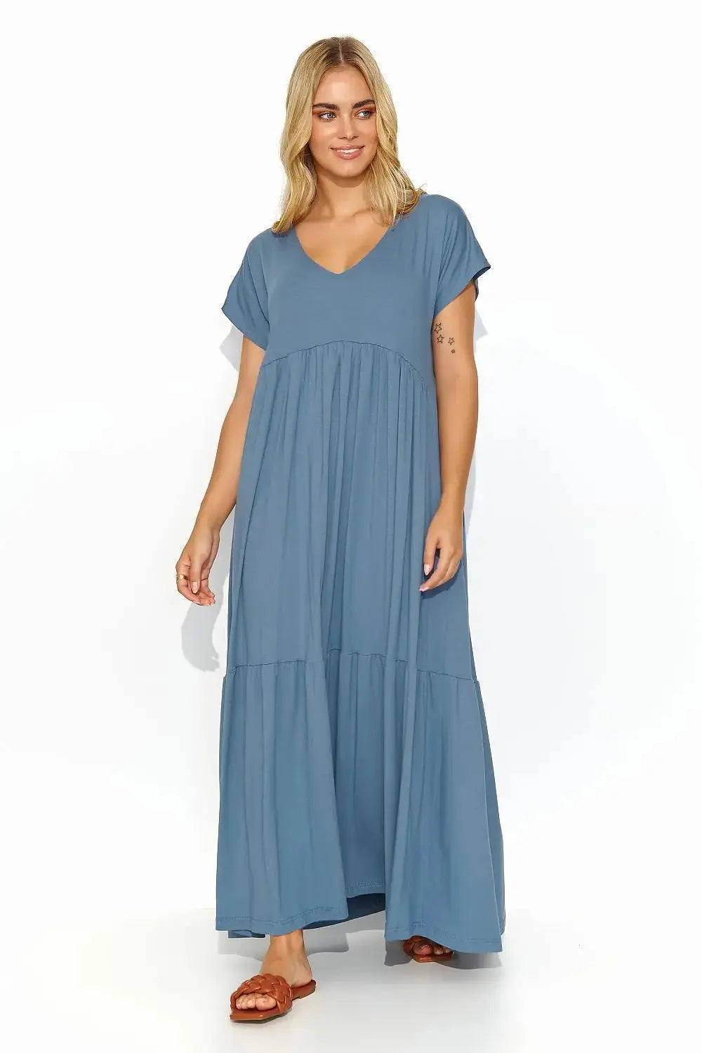 Makadamia airy, casual and fashionable maxi dress  Adomoo