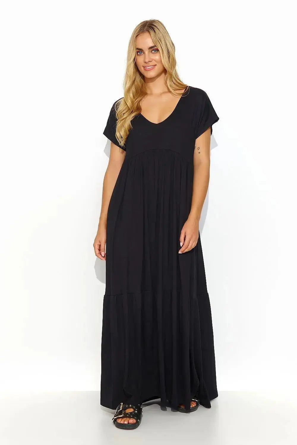Makadamia airy, casual and fashionable maxi dress  Adomoo