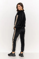 Numinou comfort and elegance long-sleeved sweatshirt  Adomoo