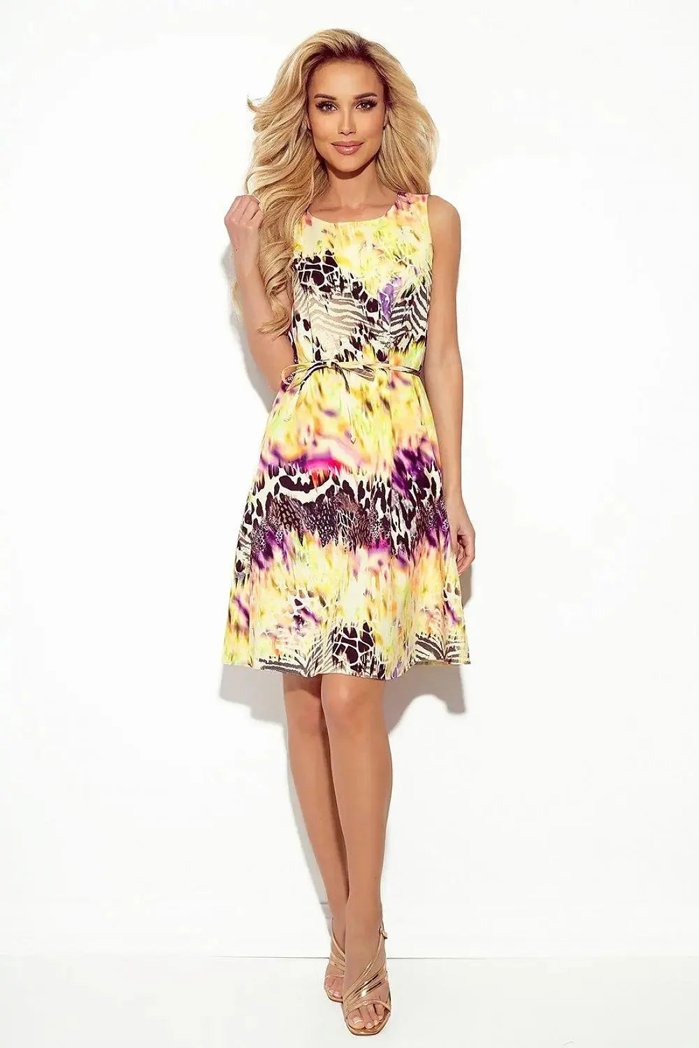 Numoco loose trapeze white daydress  Adomoo