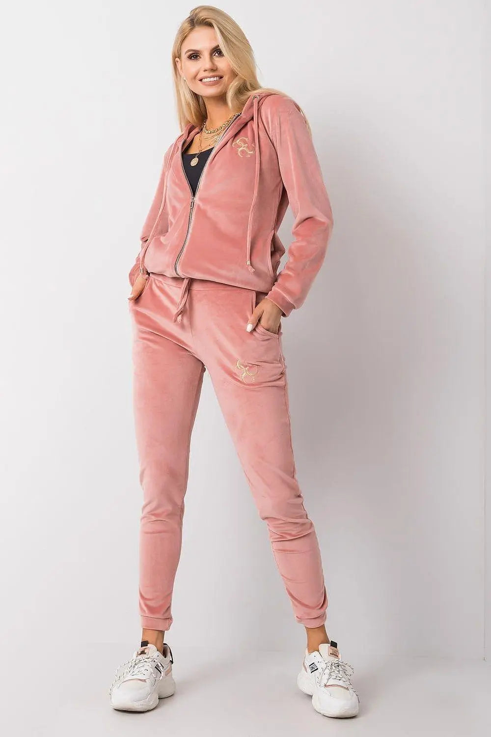 Relevance long sleeves sweatshirt with zipper, hood and slip pockets  Adomoo