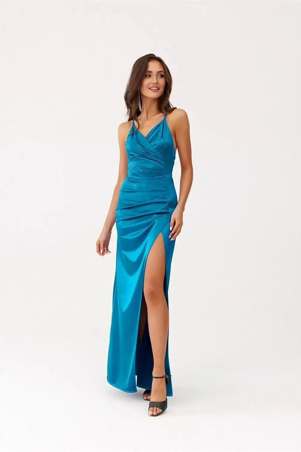 Roco Fashion Lamelia maxi dress with an open back is made of delicate and soft-touch fabric  Adomoo