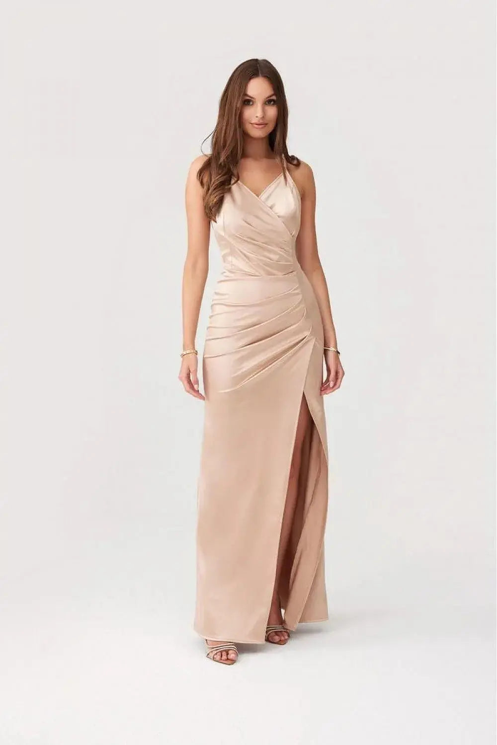 Roco Fashion Lamelia maxi dress with an open back is made of delicate and soft-touch fabric  Adomoo