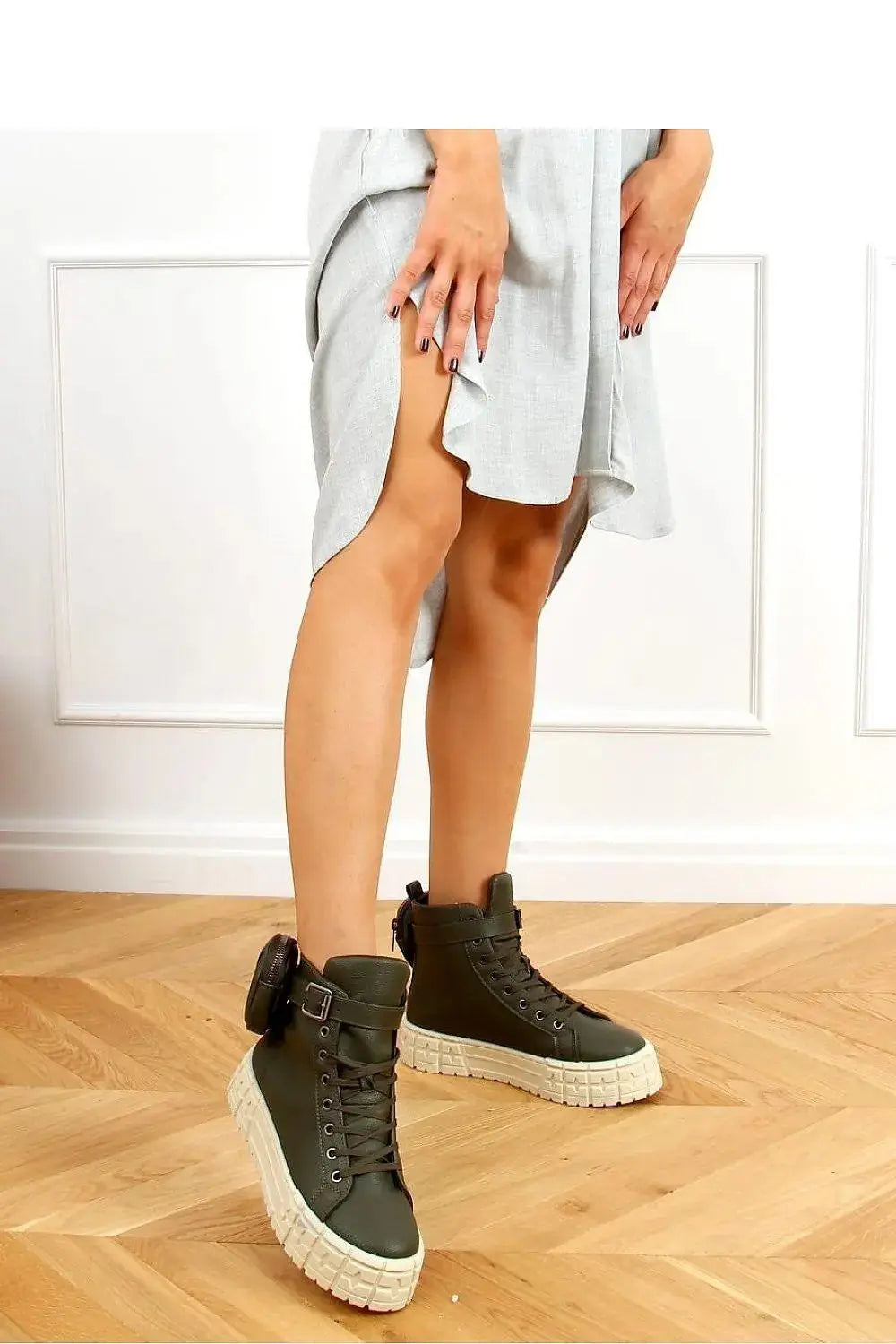 Sneakers model 157231 Inello  Adomoo