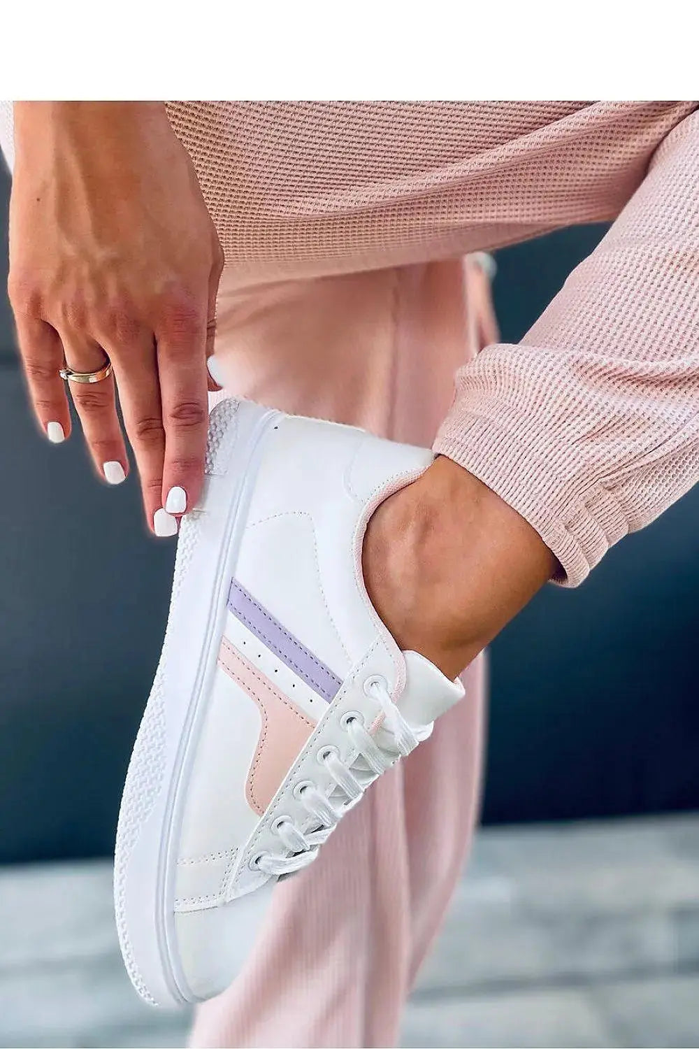 Sneakers model 167466 Inello  Adomoo