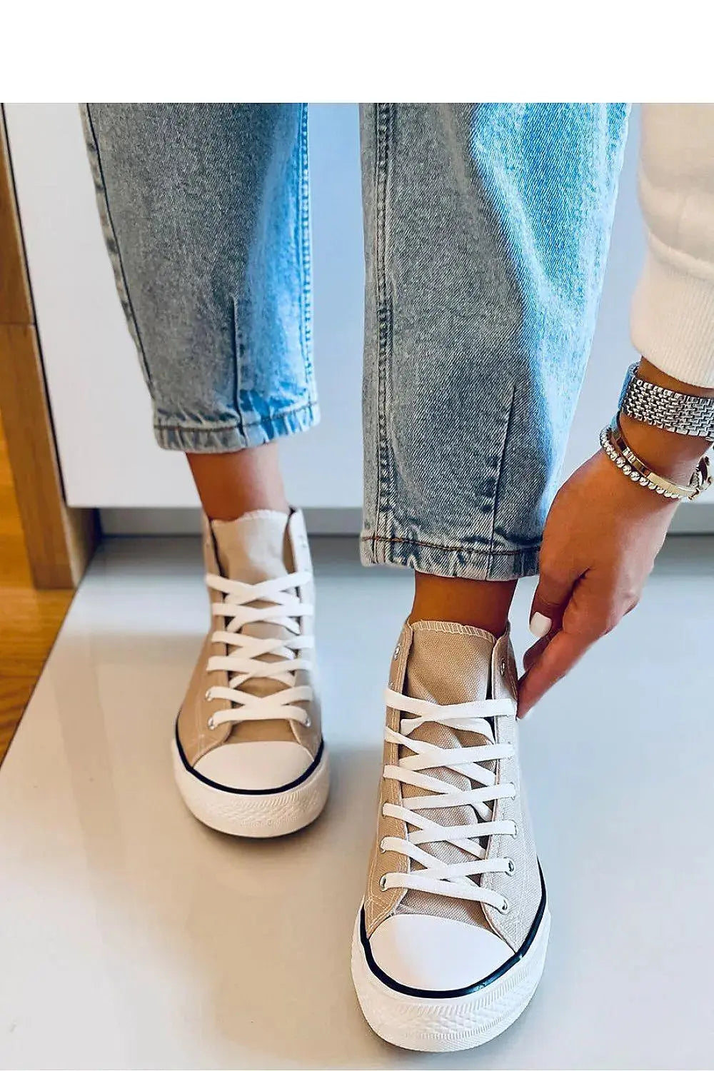 Sneakers model 170656 Inello  Adomoo