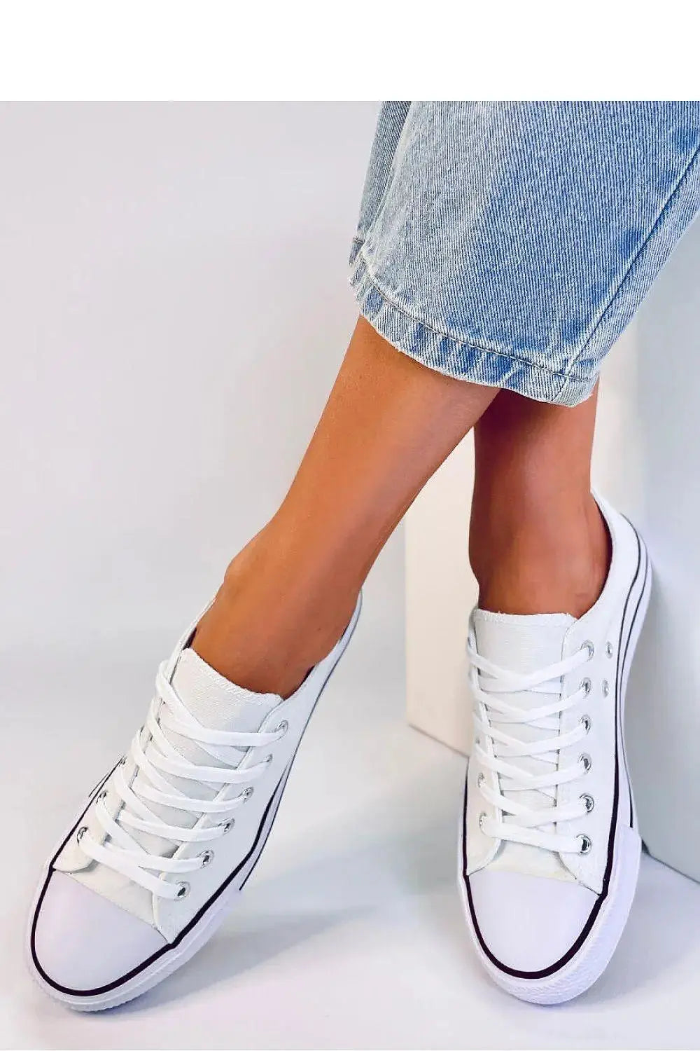 Sneakers model 178739 Inello  Adomoo