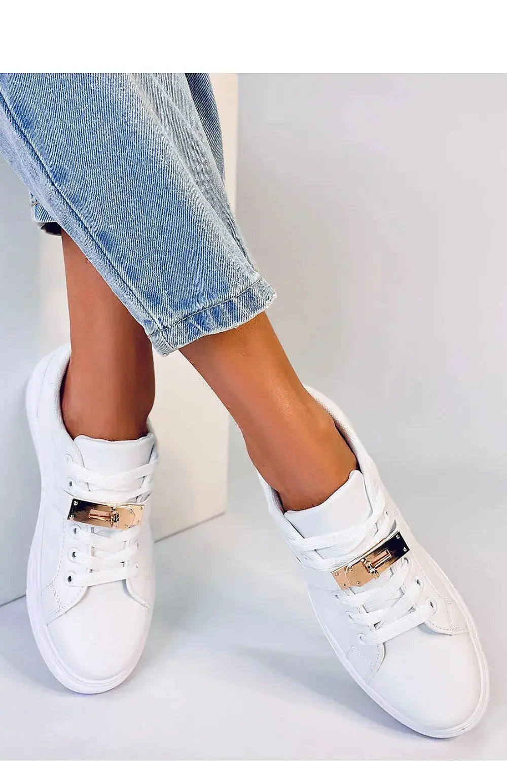 Sneakers model 178764 Inello  Adomoo