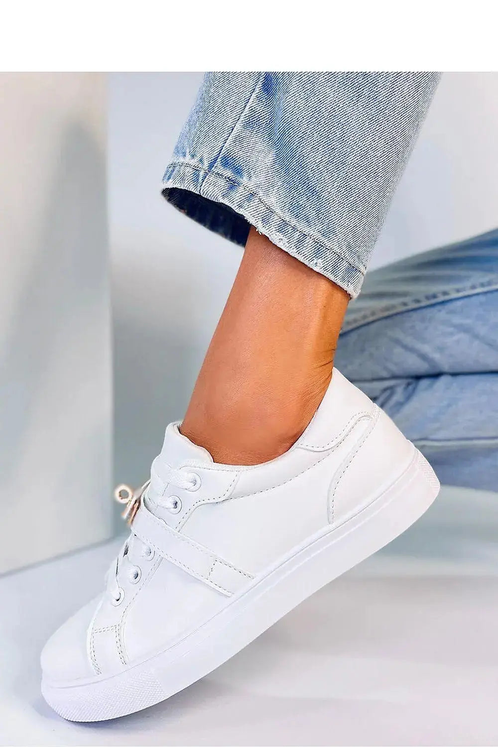 Sneakers model 178764 Inello  Adomoo