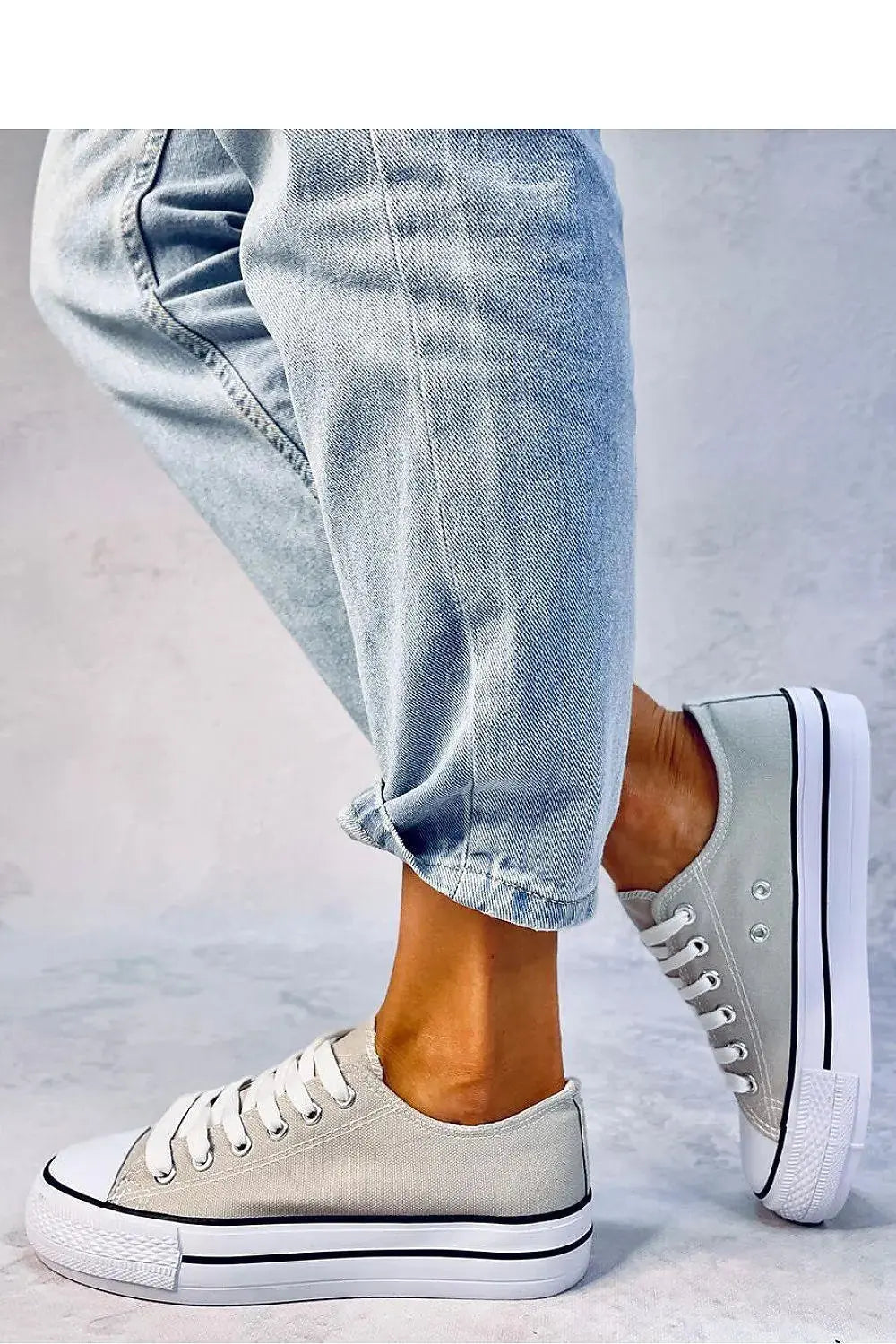 Sneakers model 184261 Inello  Adomoo