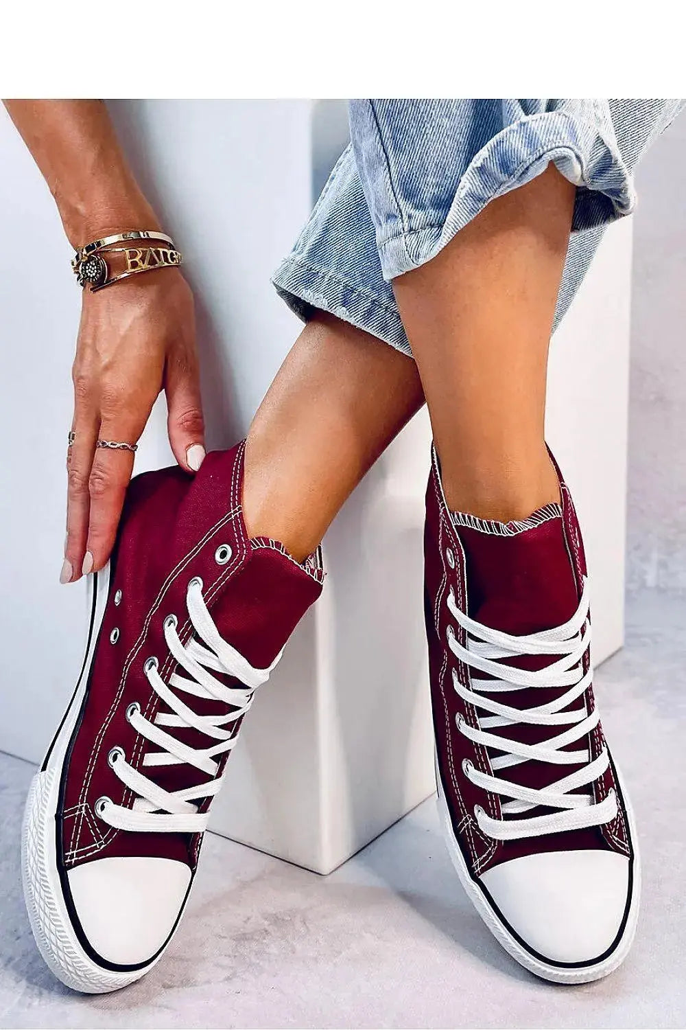 Sneakers model 184564 Inello  Adomoo