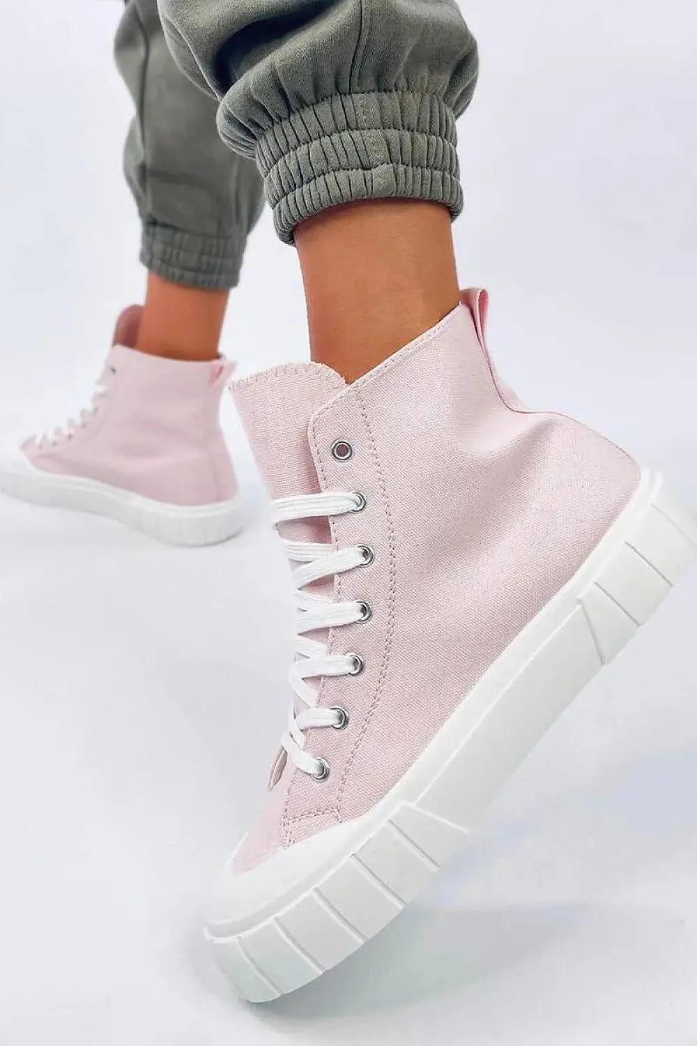 Sneakers model 195526 Inello  Adomoo