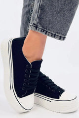 Sneakers model 195621 Inello  Adomoo
