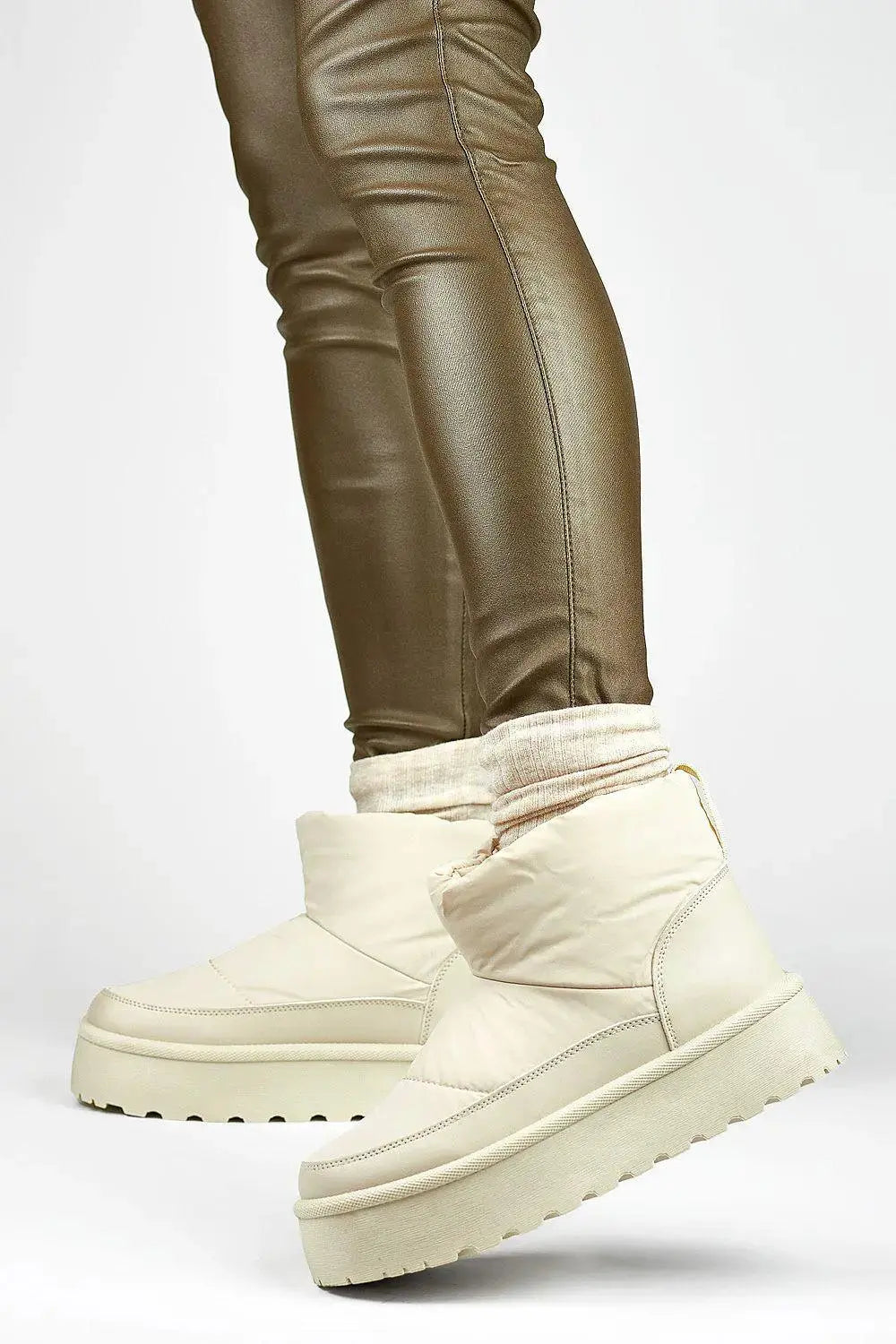 Snow boots model 191308 PRIMO  Adomoo