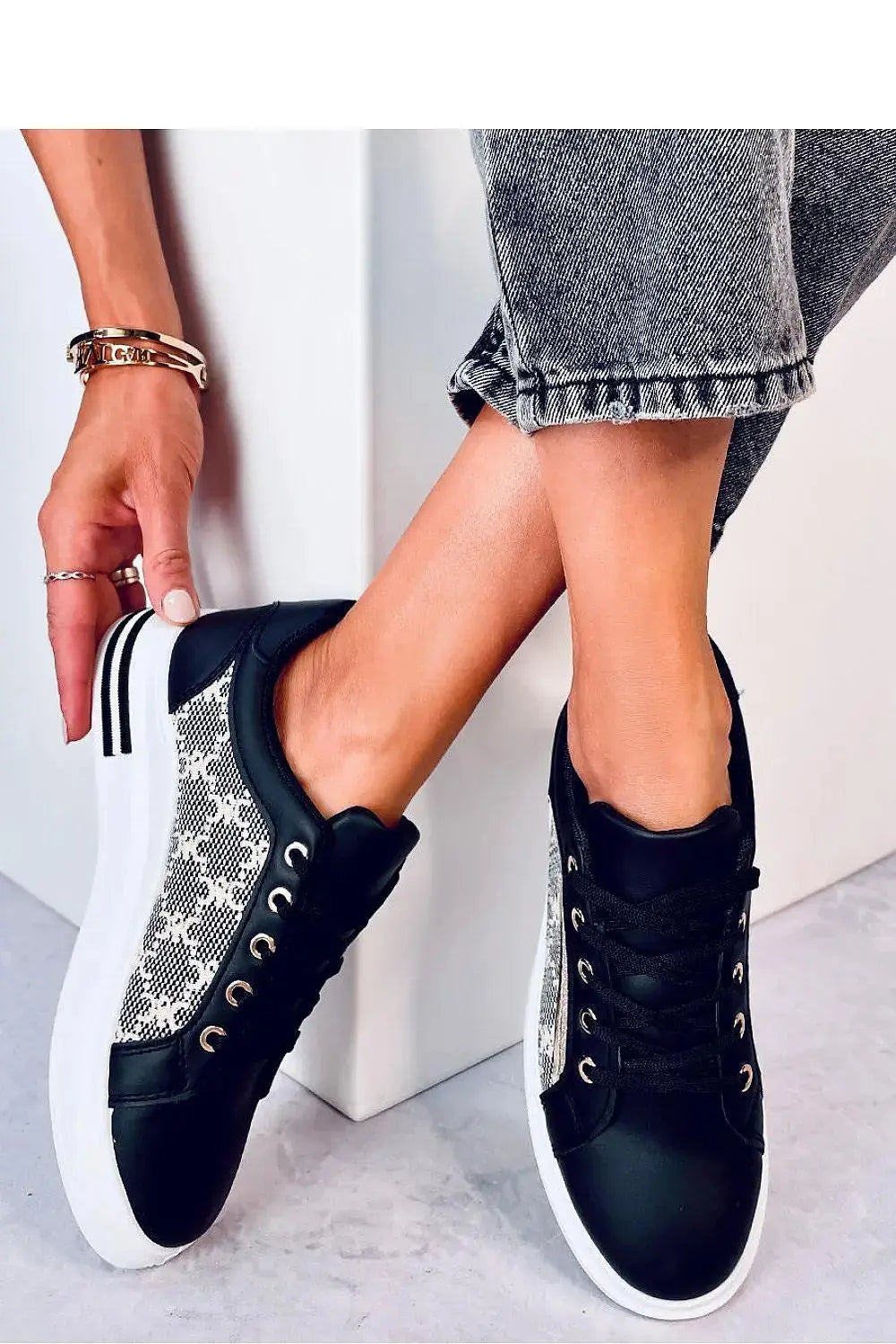 Sport Shoes model 184228 Inello  Adomoo