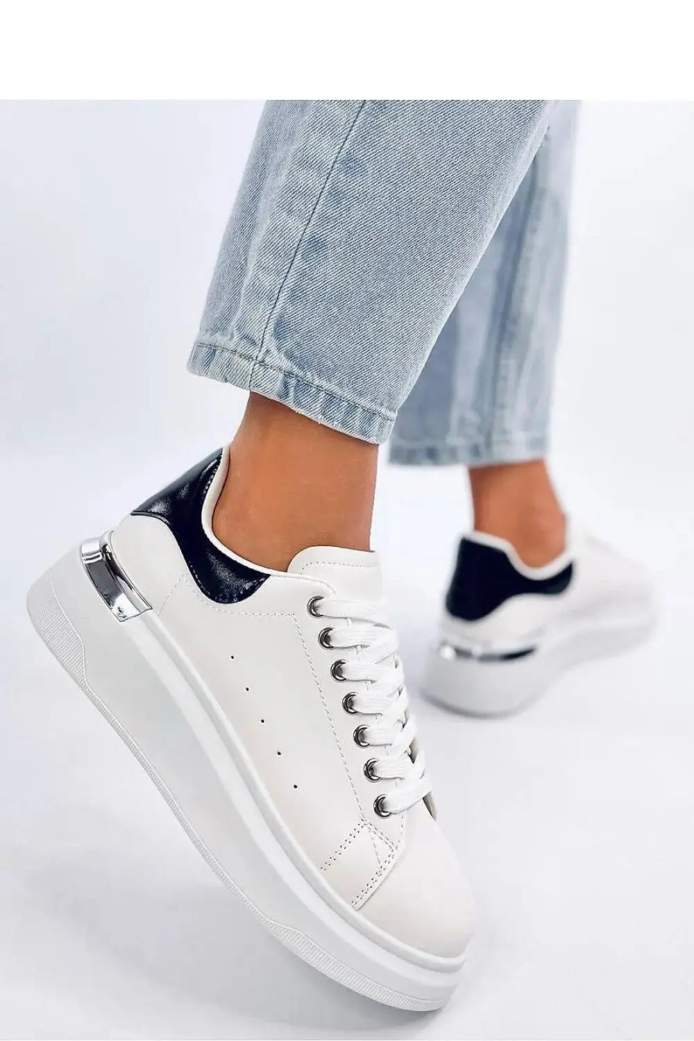 Sport Shoes model 193458 Inello  Adomoo