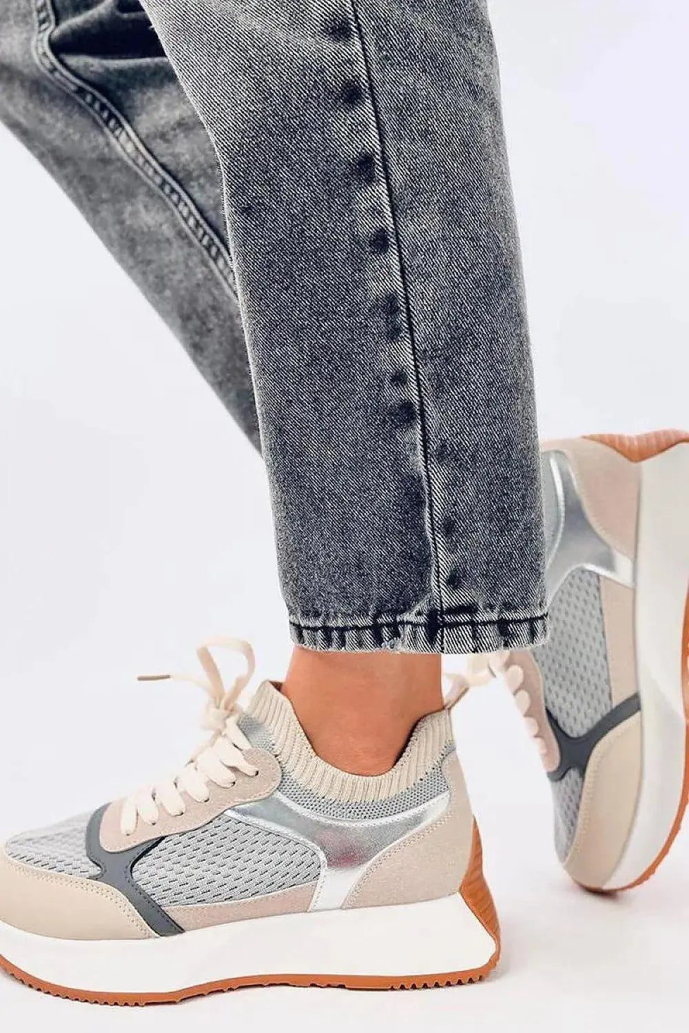 Sport Shoes model 195513 Inello  Adomoo