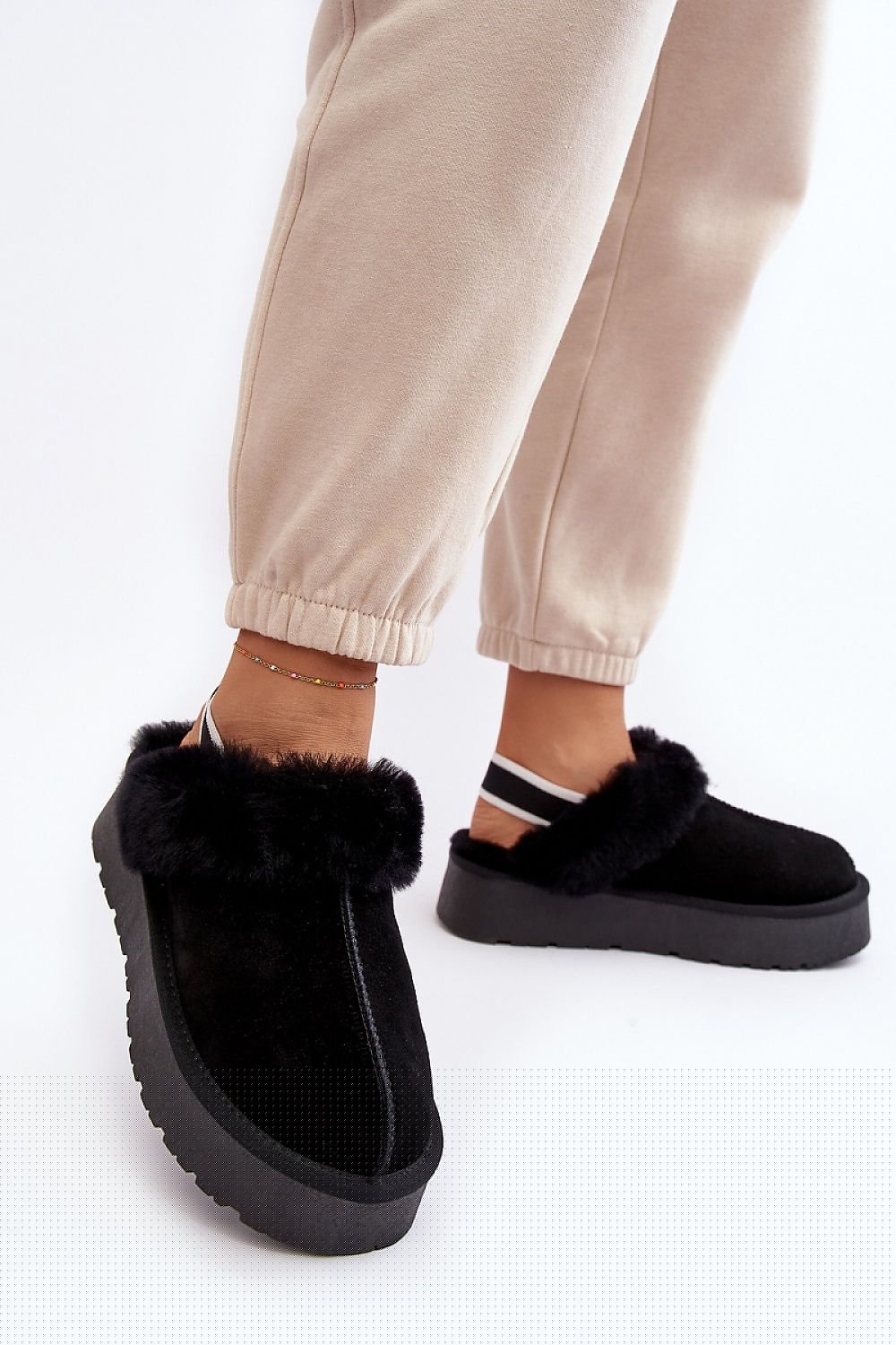 Step in style Fashionable women's slippers made of natural suede  Adomoo