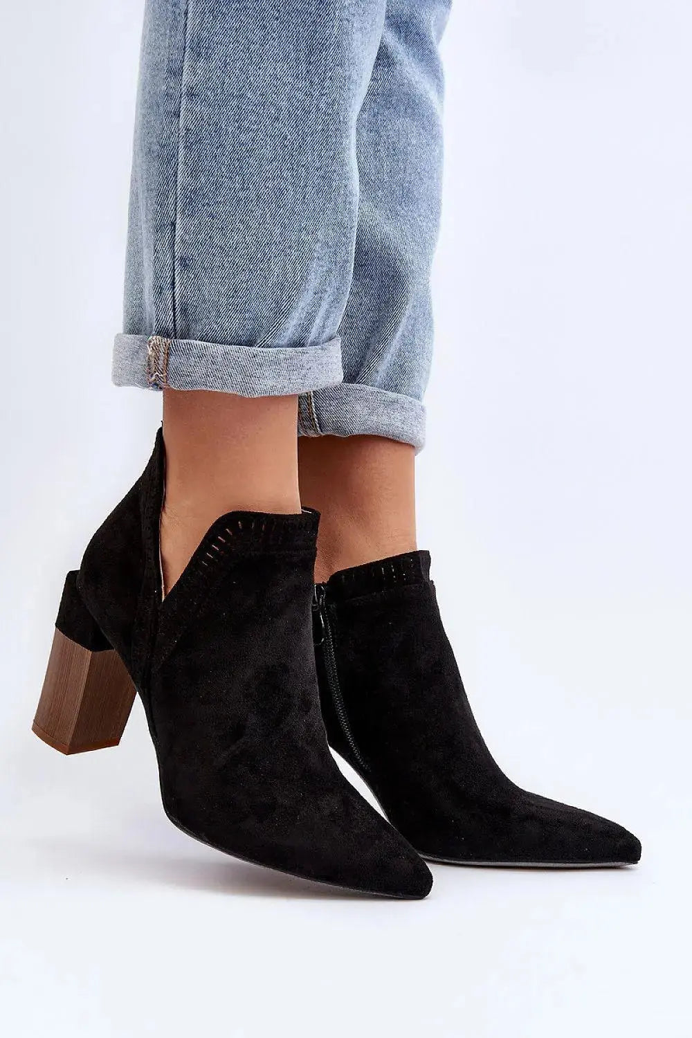 Step in style Women's boots made of eco-suede  Adomoo