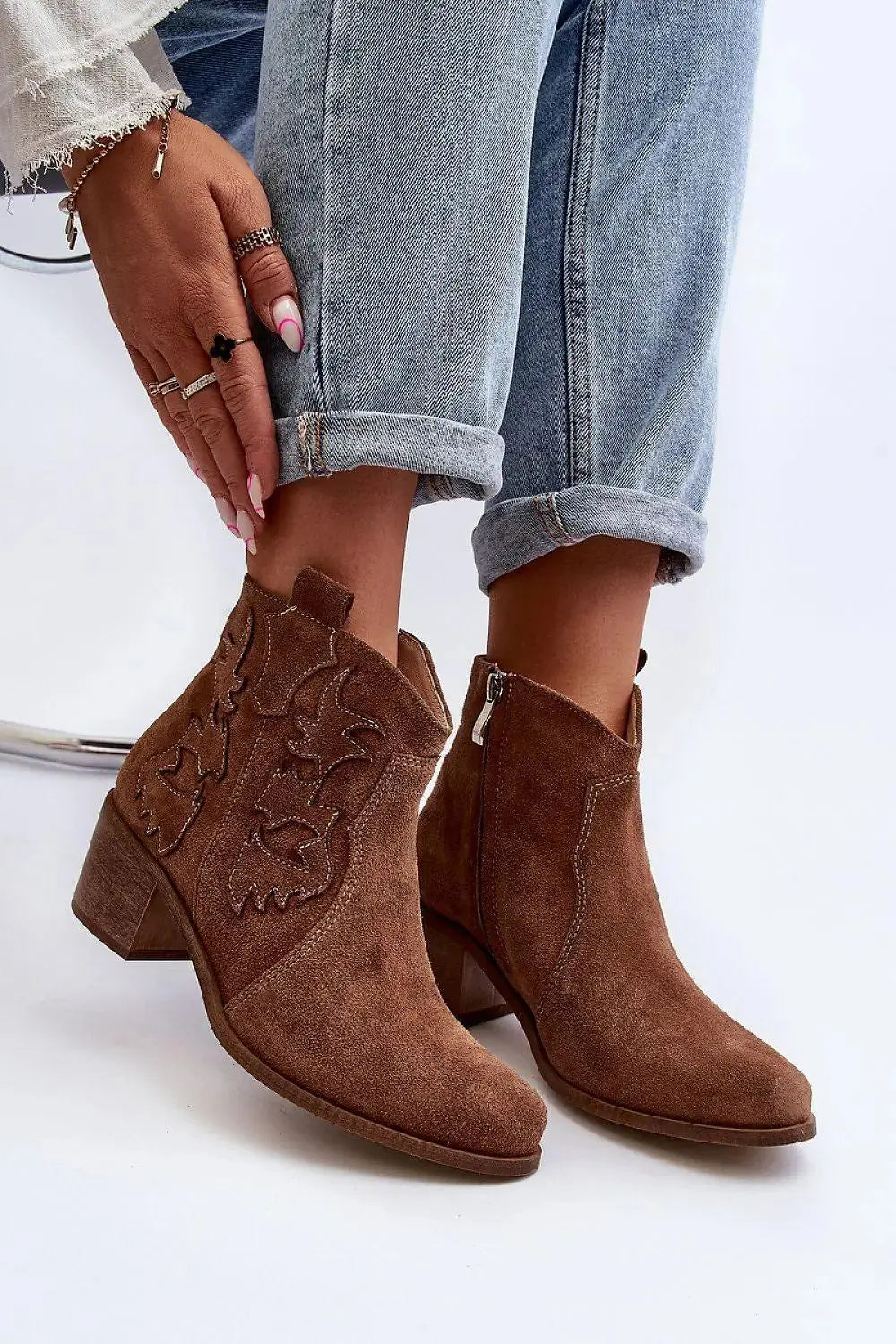 Step in style women's boots made of natural suede  Adomoo