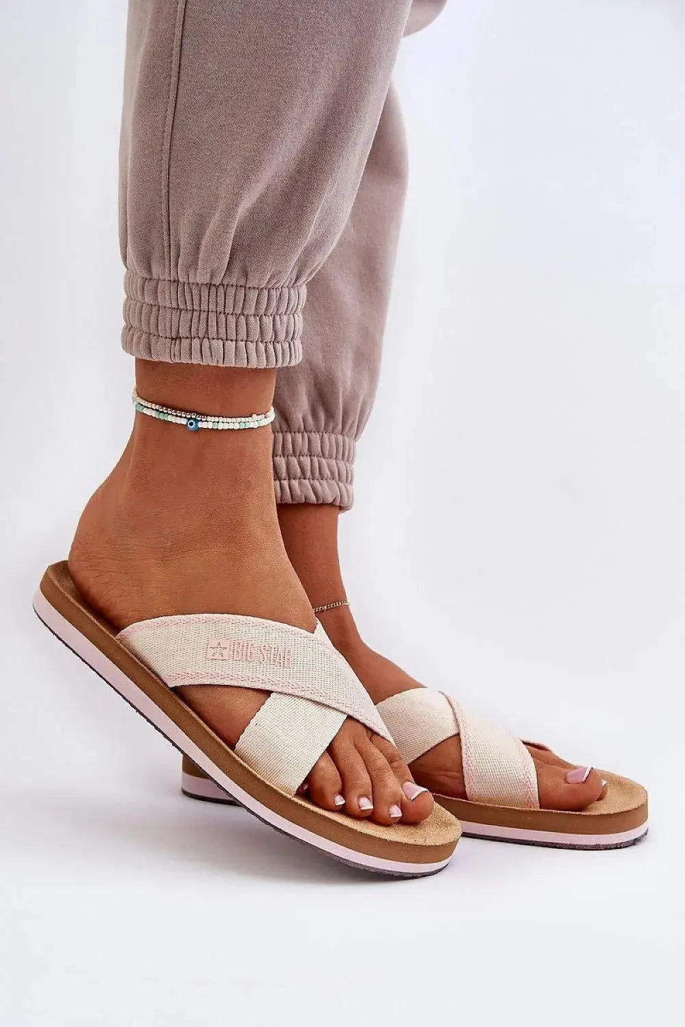 Step in style women's two intertwining straps flip-flops from the Big Star brand  Adomoo