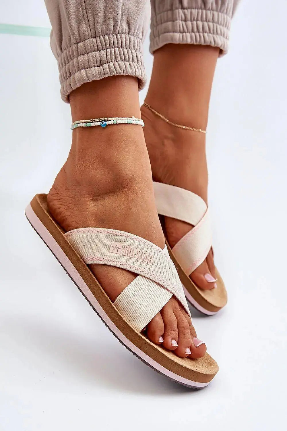 Step in style women's two intertwining straps flip-flops from the Big Star brand  Adomoo
