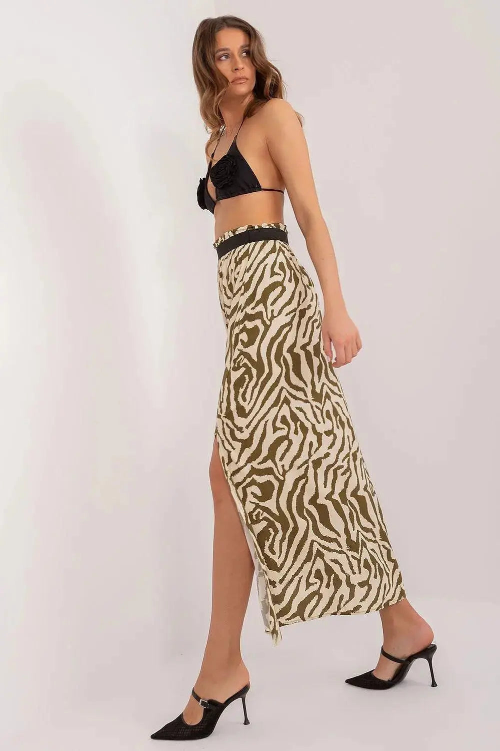 Sublevel stylish long skirt  Adomoo