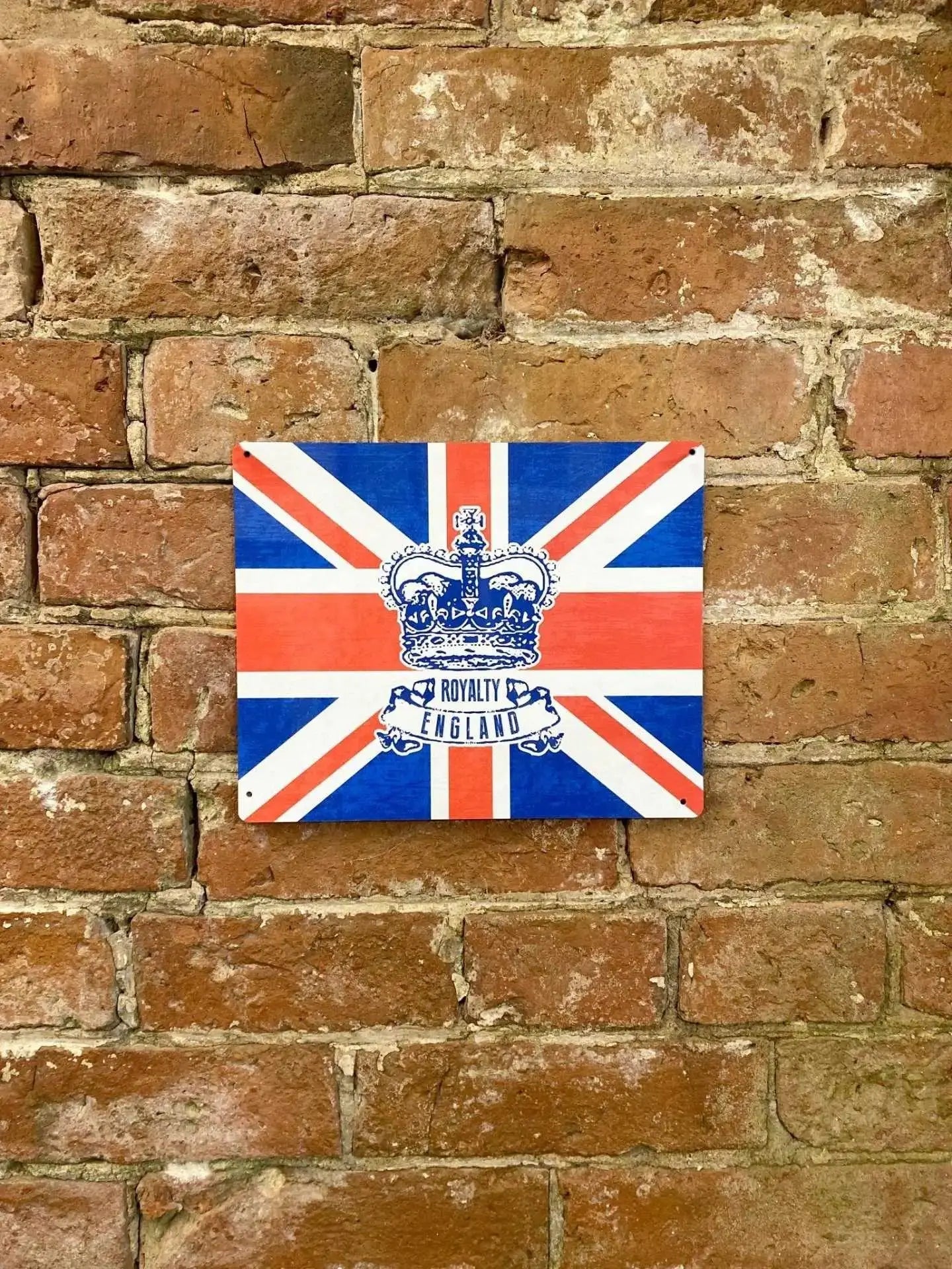 Metal Advertising Wall Sign - Grunge British With Crown  Adomoo