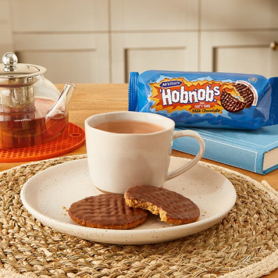 McVitie's Milk Chocolate Hobnobs Biscuits 262g (15 x 262g) McVitie's Milk Chocolate Hobnobs Biscuits 262g (15 x 262g)