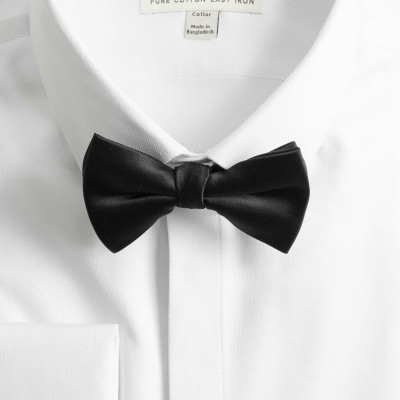 Regular Fit Cotton Dress Shirt with Bow Tie Regular Fit Cotton Dress Shirt with Bow Tie